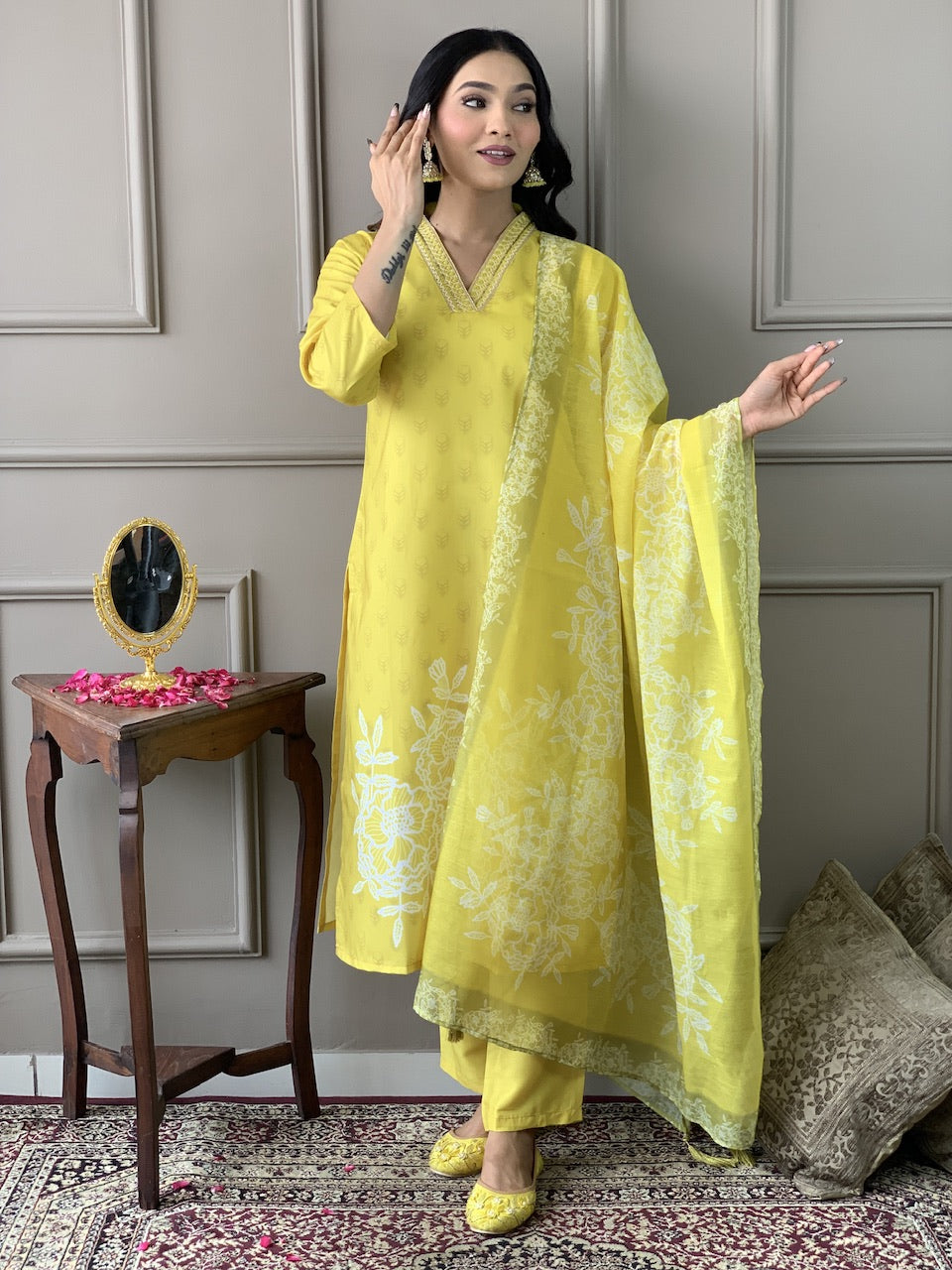 Women Embroidered Viscose Rayon SILK KURTA SET