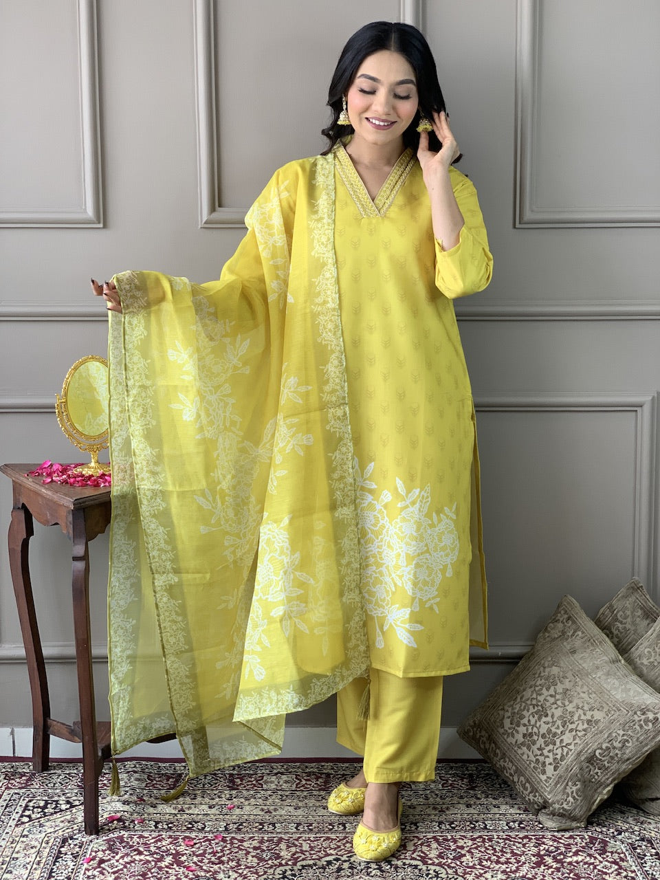 Women Embroidered Viscose Rayon SILK KURTA SET