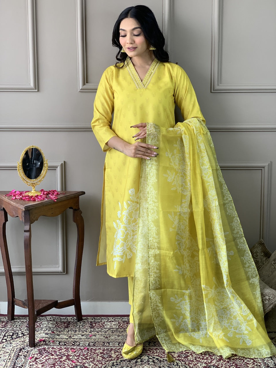 Women Embroidered Viscose Rayon SILK KURTA SET