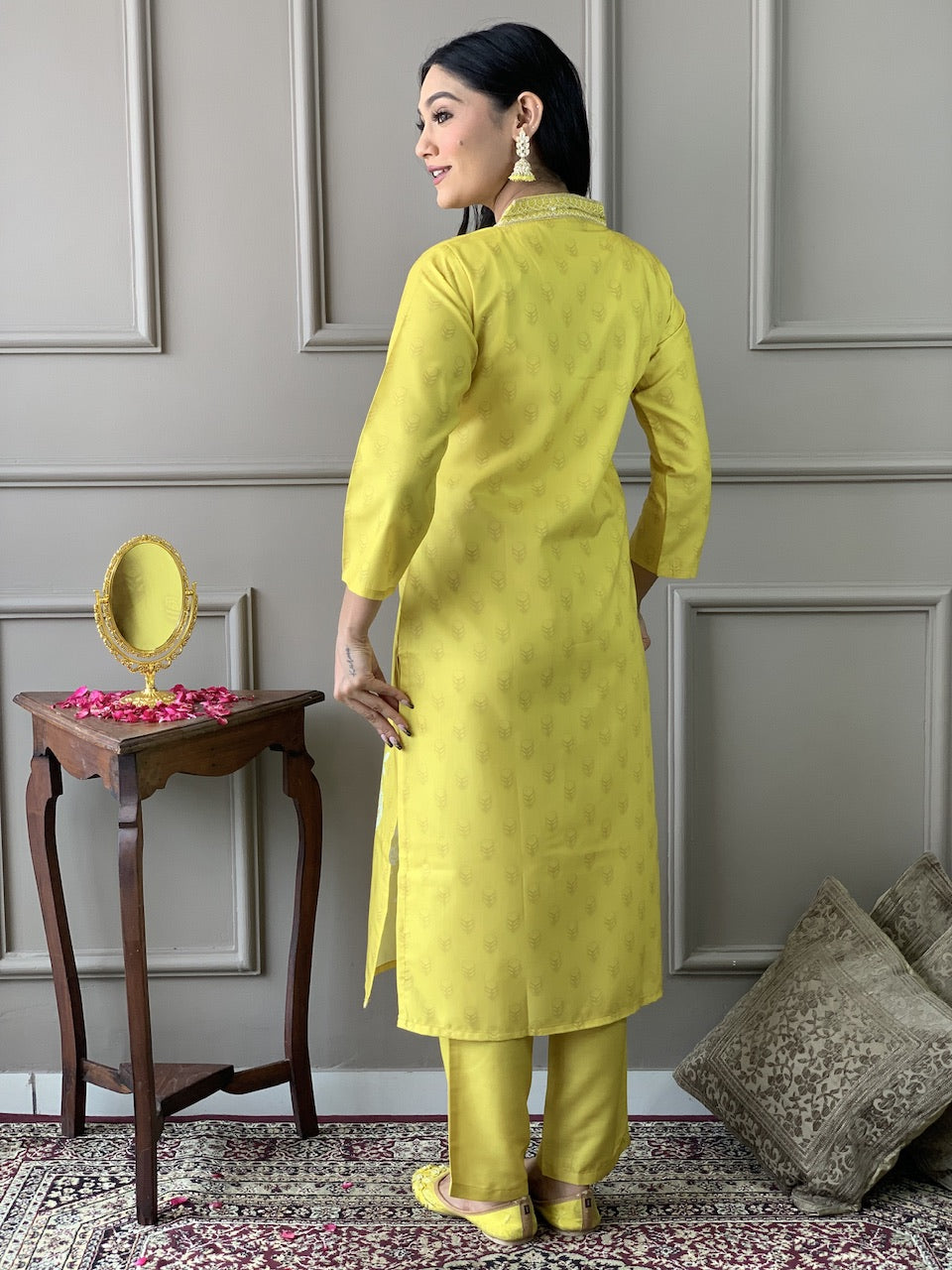 Women Embroidered Viscose Rayon SILK KURTA SET