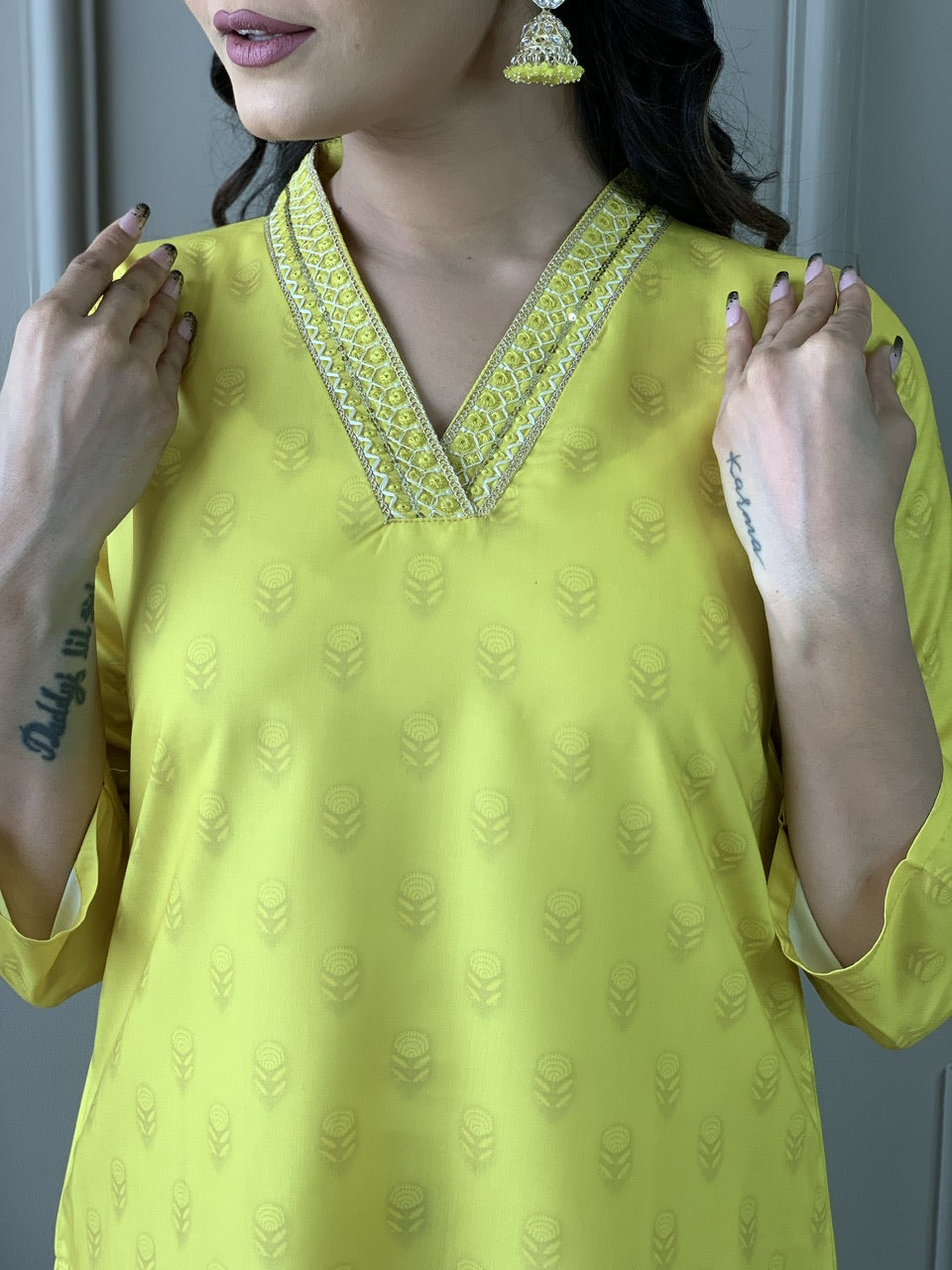 Women Embroidered Viscose Rayon SILK KURTA SET