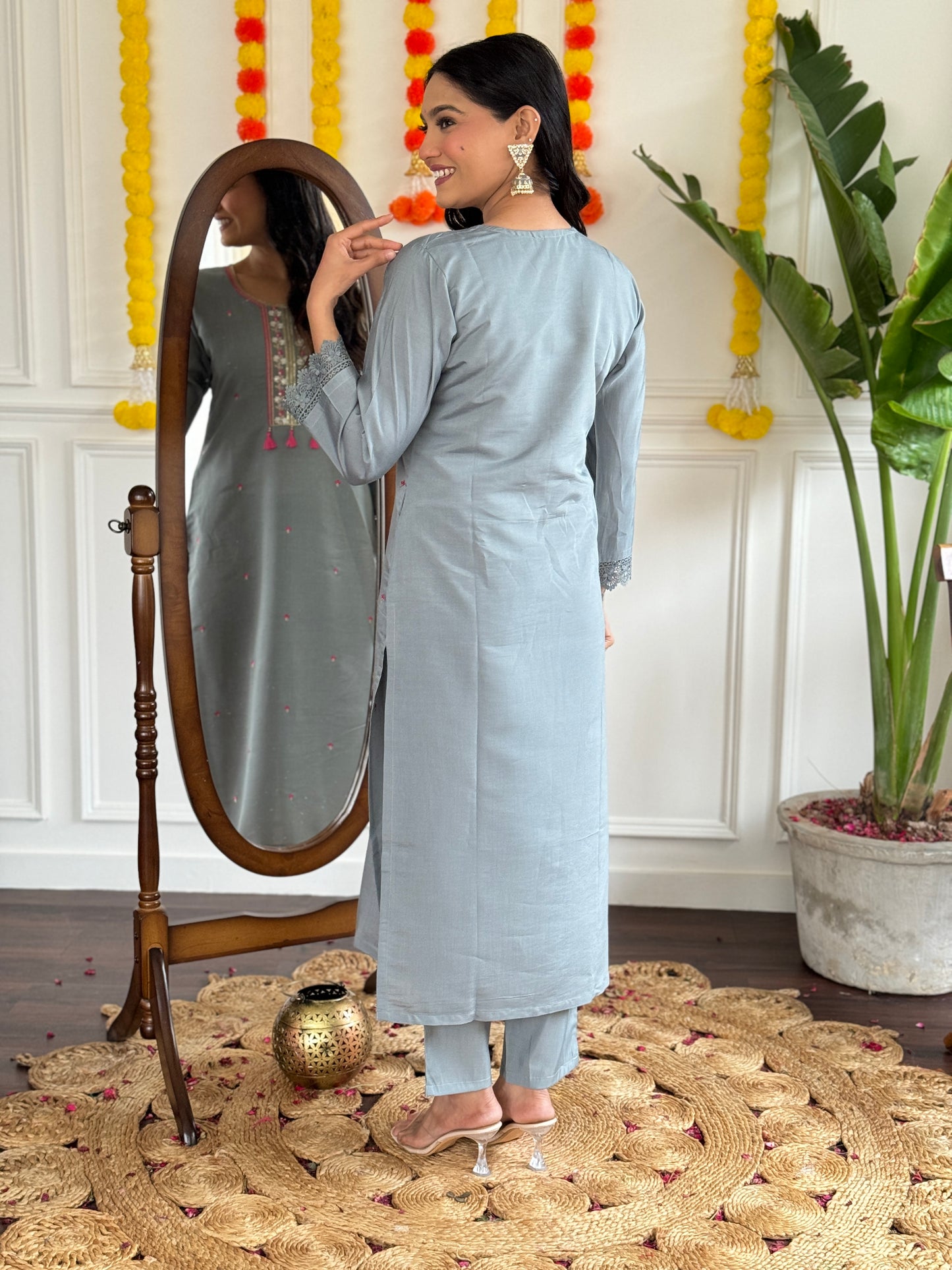 Adrika Pretty Women Kurta Sets