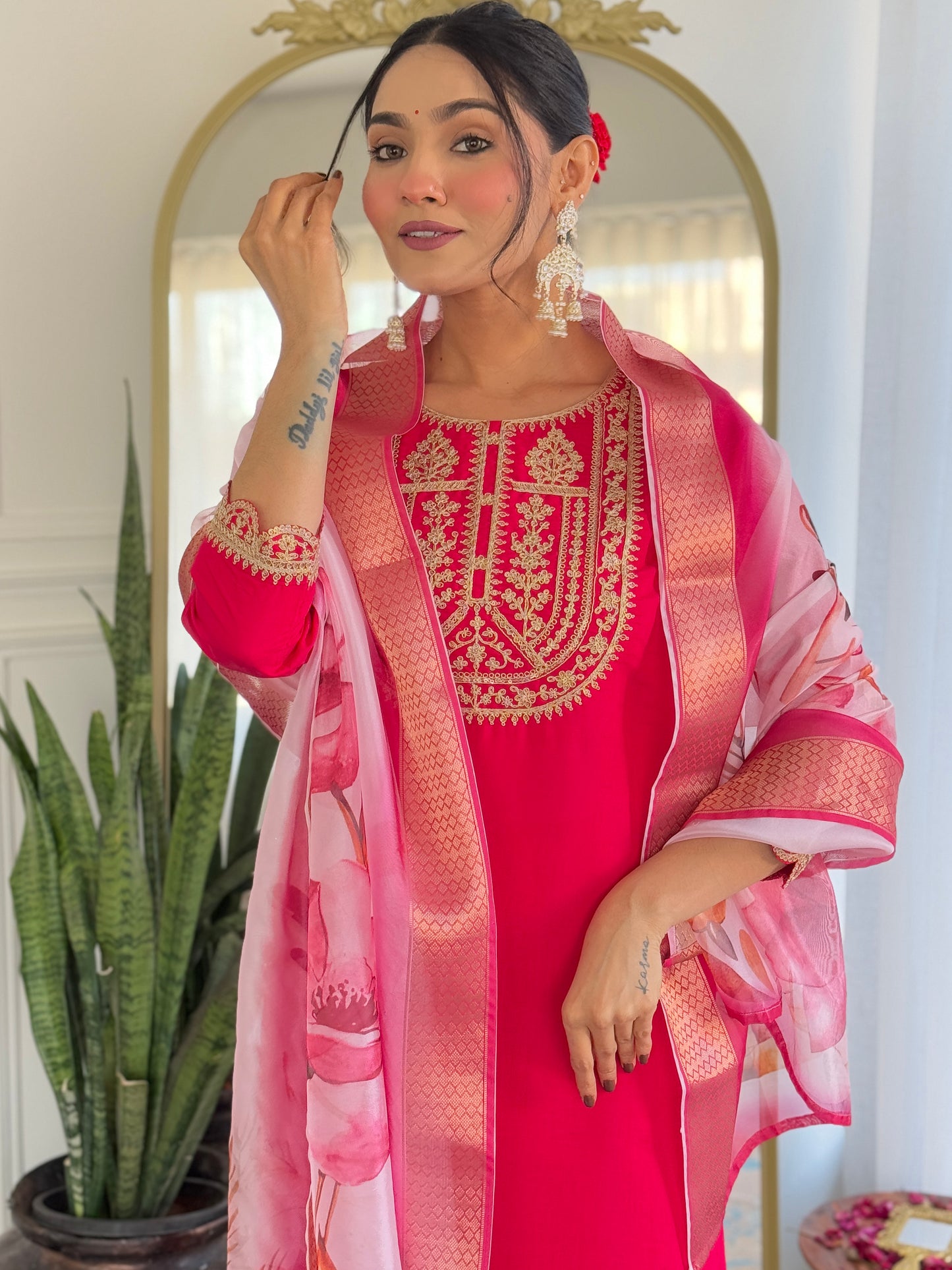 Loyenza Women's Viscose Staight Kurti Set with Jacquard Printed Dupatta