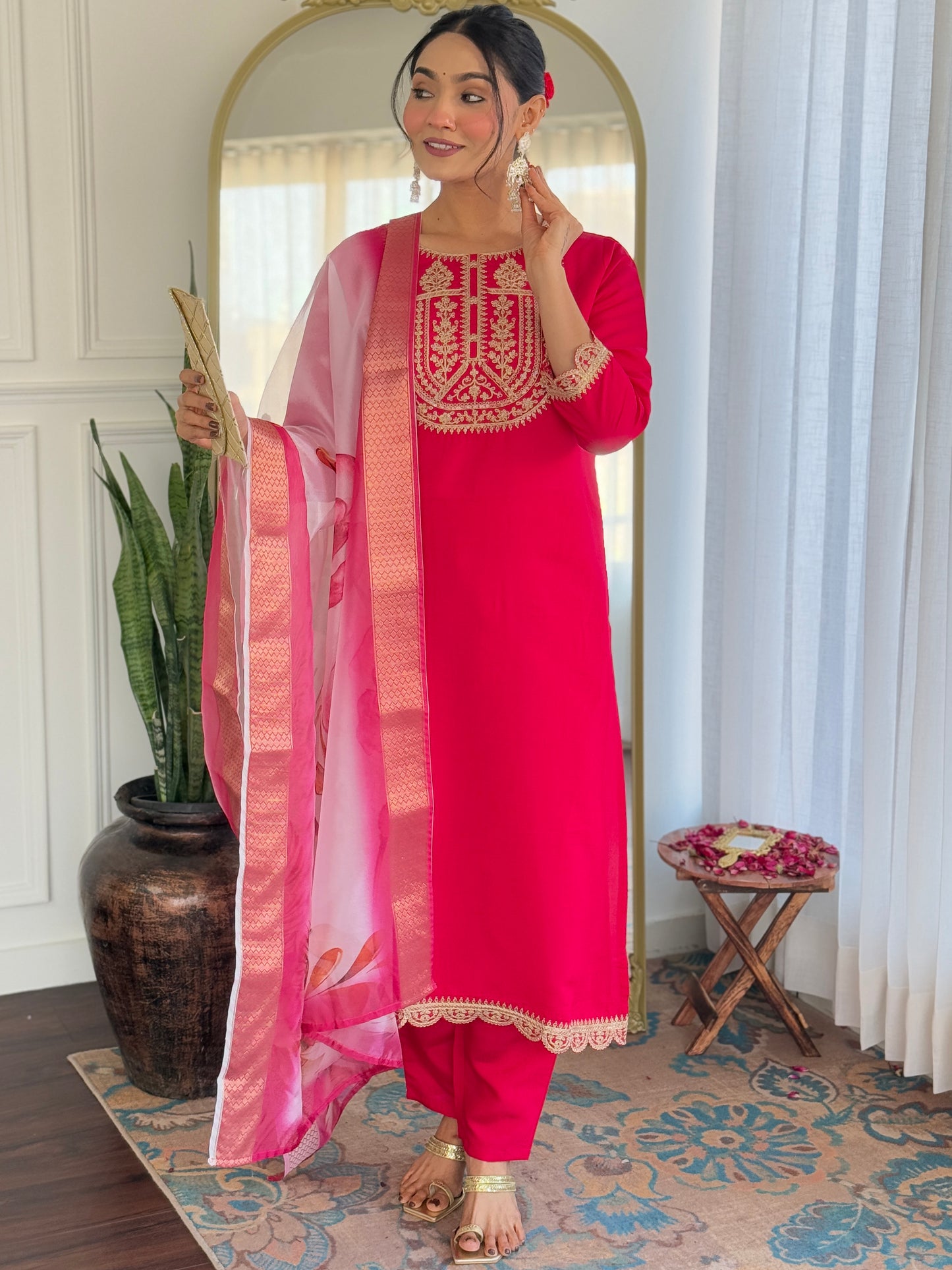 Loyenza Women's Viscose Staight Kurti Set with Jacquard Printed Dupatta