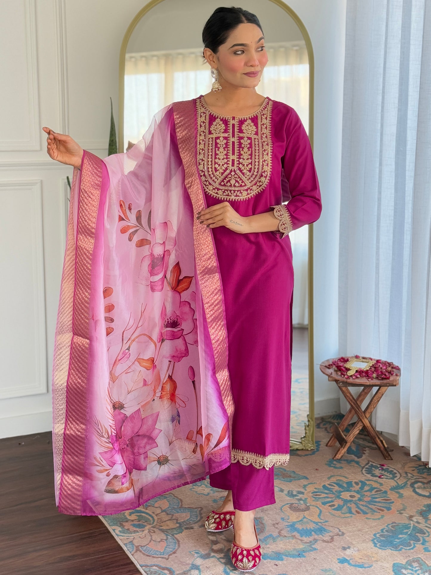 Loyenza Women's Viscose Staight Kurti Set with Jacquard Printed Dupatta